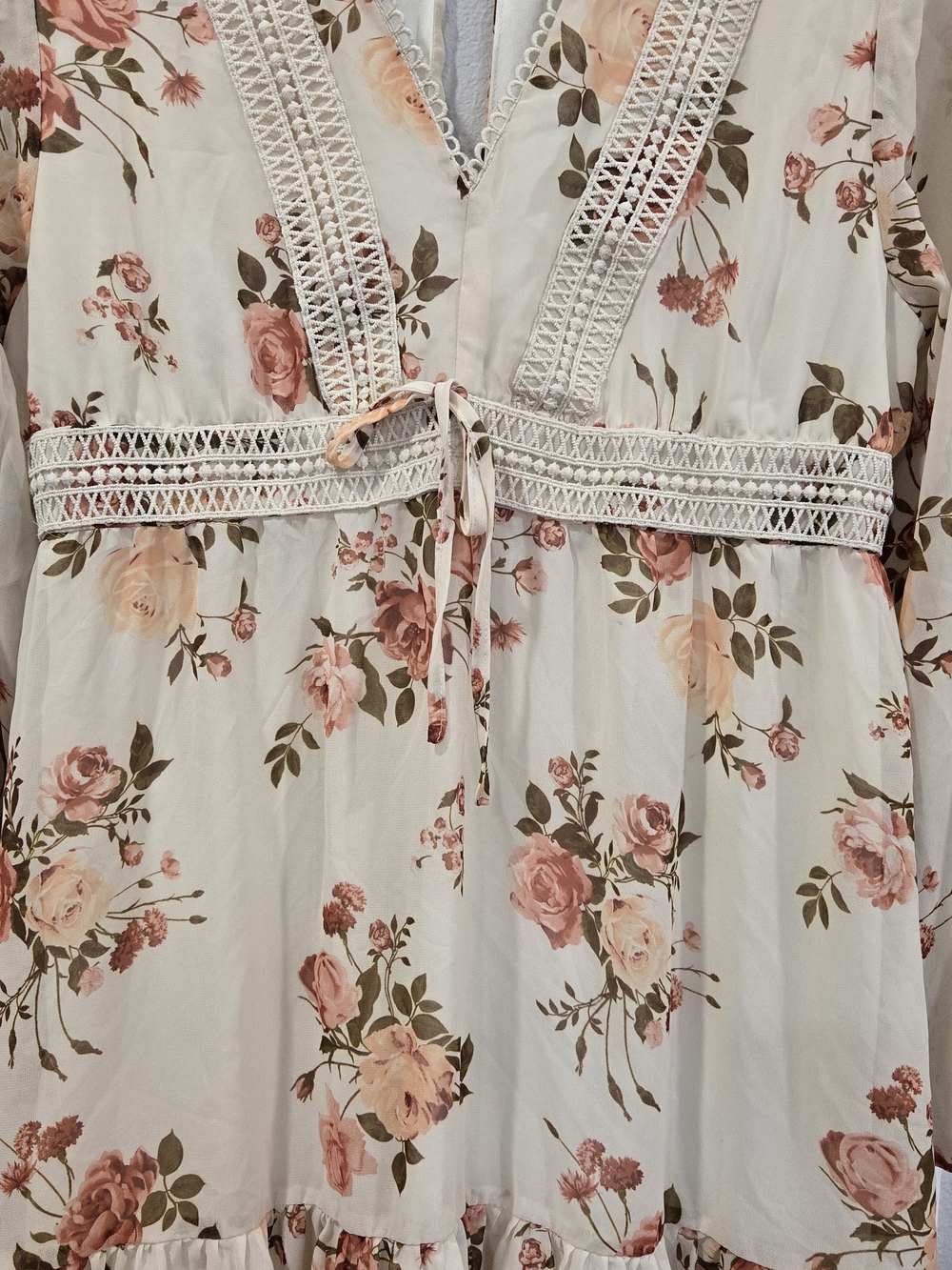 Justify Cream Floral Lace-Trim Long Sleeve Dress XL - Picture 2 of 9